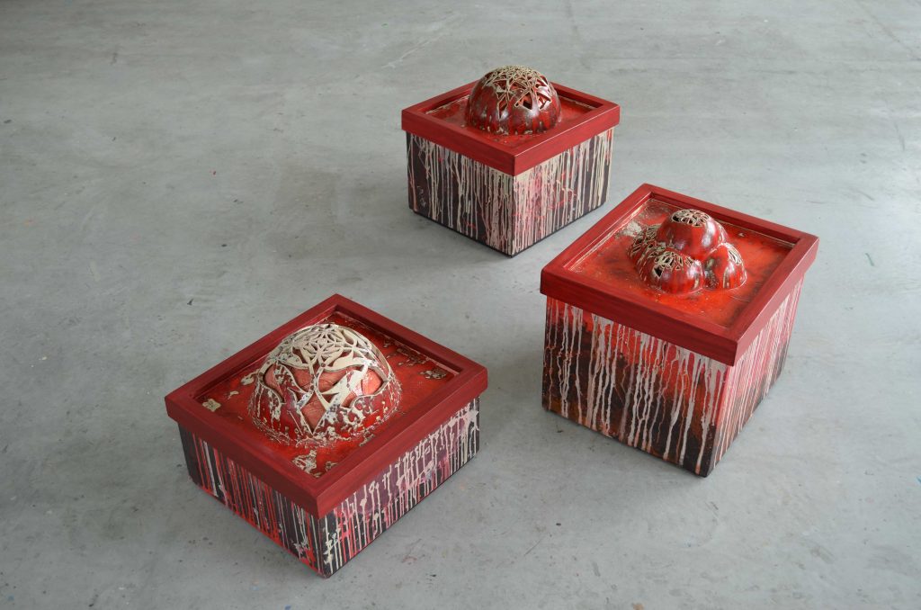 drei Halbkugelkästen A2 web